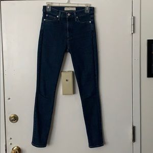 BARELY WORN GAP BLUE JEANS